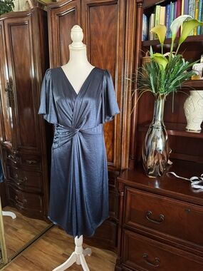 Elie Tahari Midnight Blue Satin Knot-Front Midi Dress
